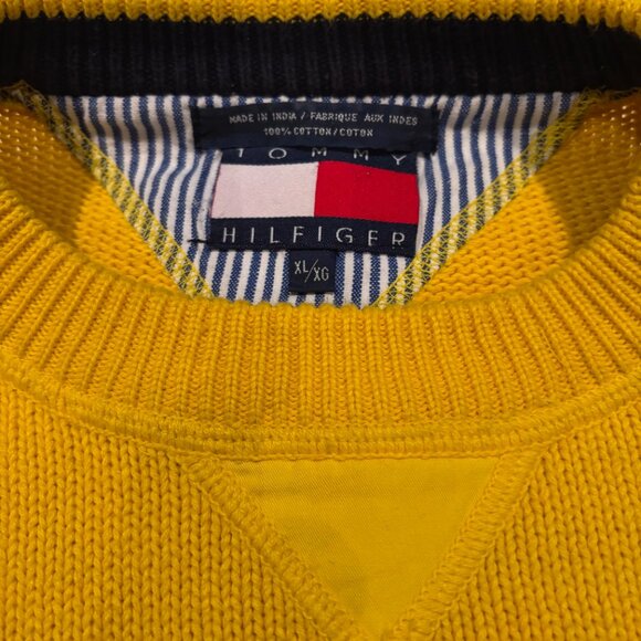 VINTAGE 90's - Tommy Hilfiger - Men's Crew Neck Sweater - Size: XL (Extra Large) - Picture 3 of 4